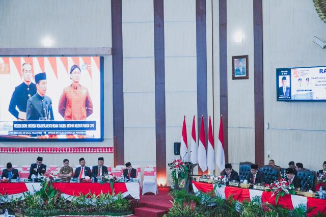 Sidang Paripurna DPRD Medan dengan agenda mendengarkan pidato kenegaraan Presiden dalam rangka HUT ke-79 Kemerdekaan Republik Indonesia di gedung DPRD Kota Medan, Jumat (16/8/2024).