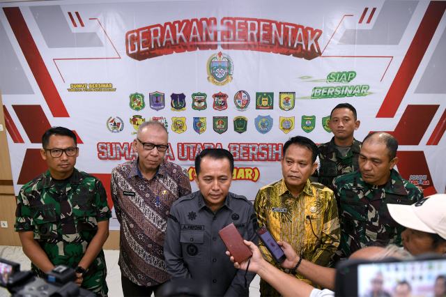 Pj Gubernur Sumut A Fatoni meluncurkan Gerakan Serentak Sumatera Utara Bersih Narkoba (Bersinar) yang diselenggarakan di Aula Raja Inal Siregar, lantai 2, Kantor Gubernur Sumut, Jalan Diponegoro No. 30, Medan, Jumat (6/12/2024). Foto/Diskominfo Sumut