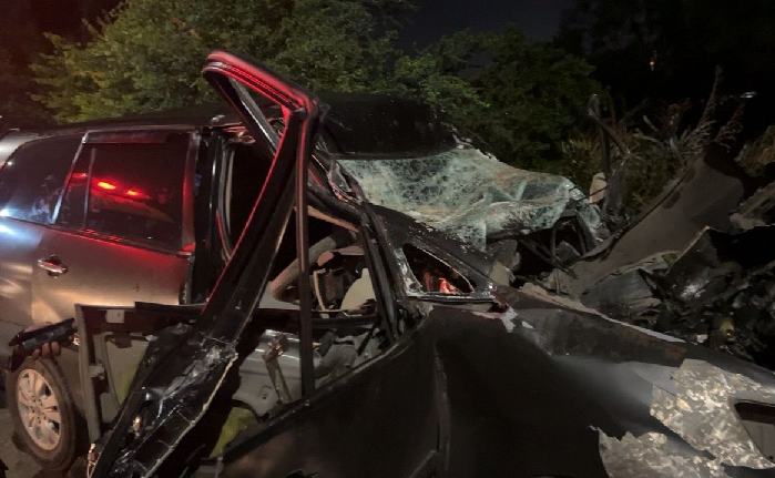 Kondisi mobil Waka Polres Pelabuhan Belawan yang ringsek