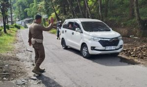 Satpol PP ambil alih pengamanan kawasan wisata Sidebuk-debuk. (Kominfo Sumut Dok)