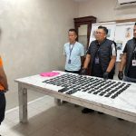 Pelaku bersama barang bukti Pod Getar diamankan polisi.