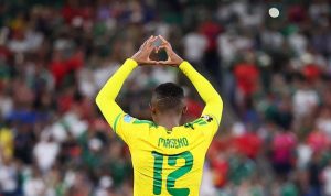 Penyerang Meksiko T Maseko tetap menjadi andalan Afrika Selatan saat menghadapi Kanada di babak 32 besar Piala Dunia. Foto: google Penyerang Meksiko T Maseko tetap menjadi andalan Afrika Selatan saat menghadapi Kanada di babak 32 besar Piala Dunia. Foto: google