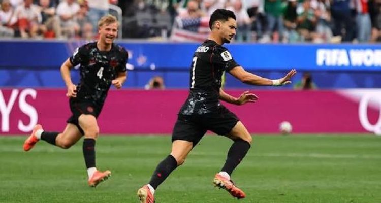 Pemain Kanada Eustaquio melakukan selebrasi usai mencetak gol ke gawang Afrika Selatan dalam laga babak 32 besar Piala Dunia 2026 yang berlangsung di Stadion Los Angeles, Senin (29/6/2026). Kanada menang 1-0 dan melaju ke babak 16 besar. Foto: reuters