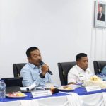 Bupati Madina menyampaikan pentingnya jalur udara dalam percepatan pembangunan di hadapan Anggota DPR RI. 