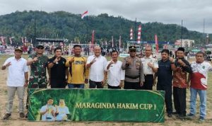 IMG-20260805-WA0008_resize_94 Kadispora Kabupaten Mandailing Natal, Parlin Lubis, AP., M.Si, bersama pemilik Sport Center, Maraginda Hakim, secara resmi membuka turnamen olahraga "Maraginda Hakim Cup I", Rabu (5/8/2026), di Sport Center Kotanopan, Saba Arambir.